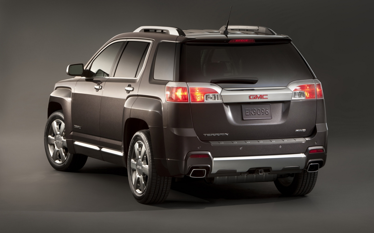 Rear of GMC Terrain Denali for 1280 x 800 widescreen resolution