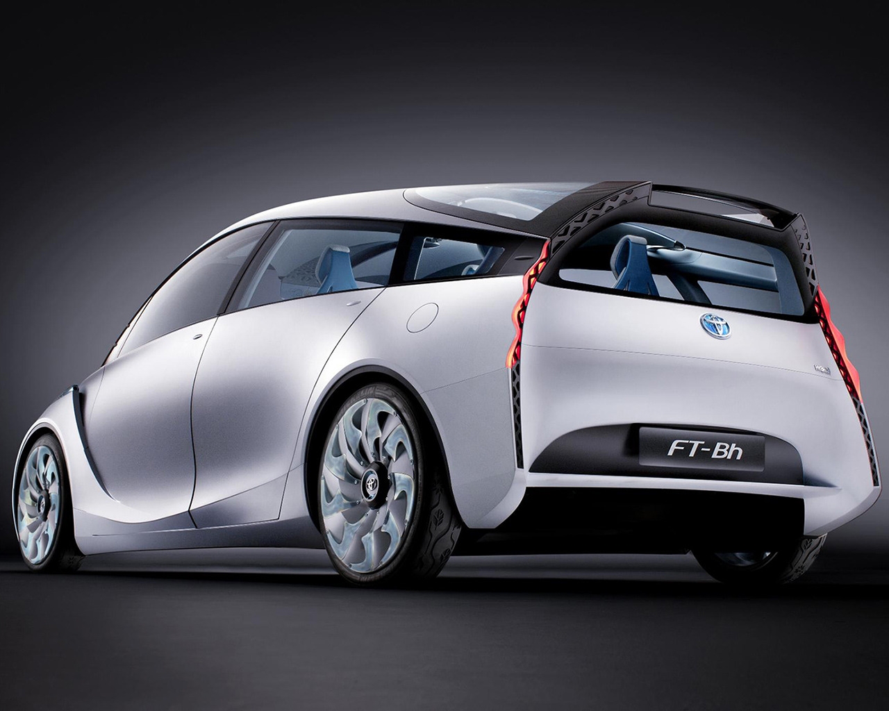 Rear of Toyota FT Bh Concept for 1280 x 1024 resolution