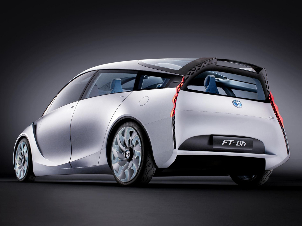 Rear of Toyota FT Bh Concept for 1280 x 960 resolution