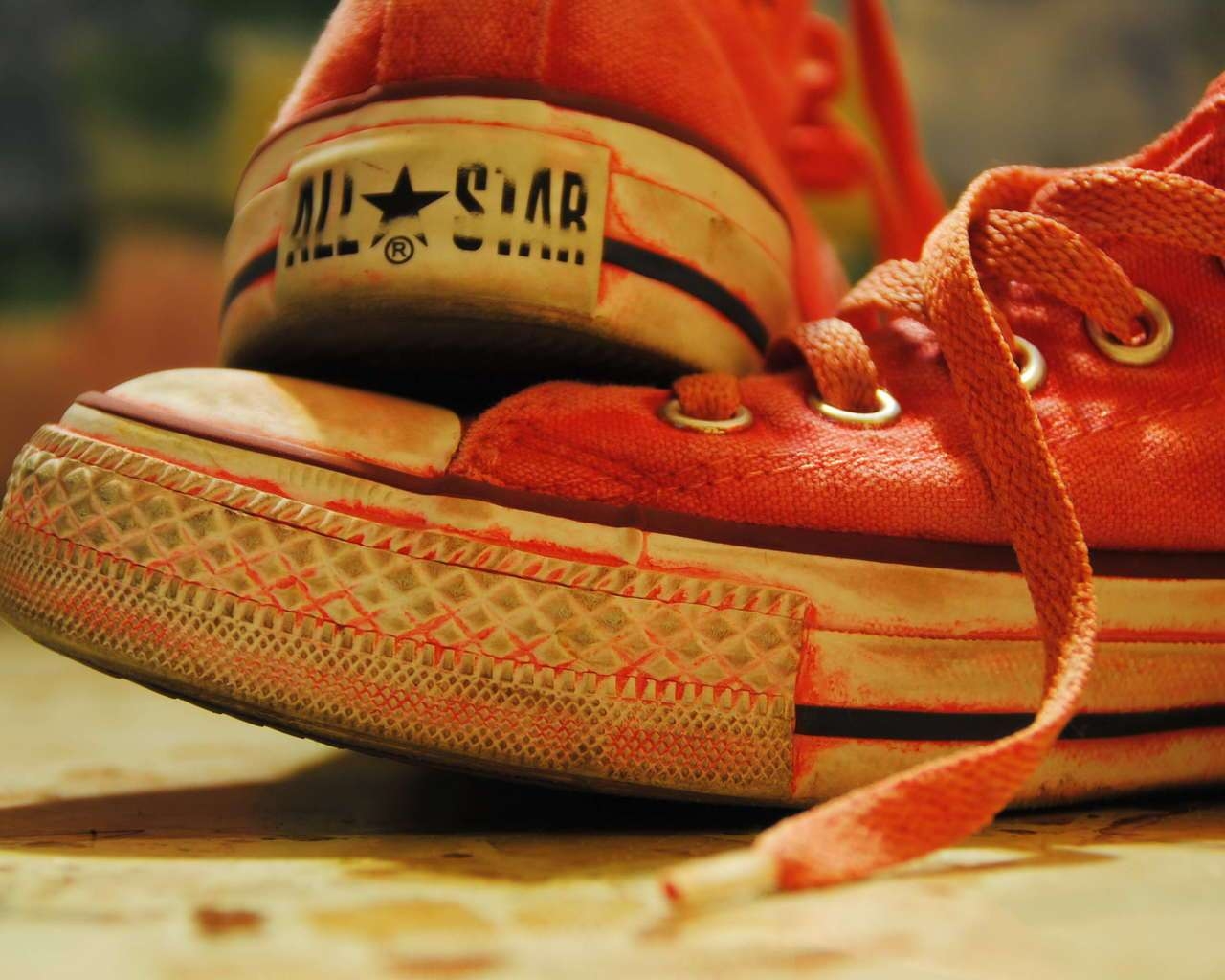 Red All Stars Tennis Shoes for 1280 x 1024 resolution