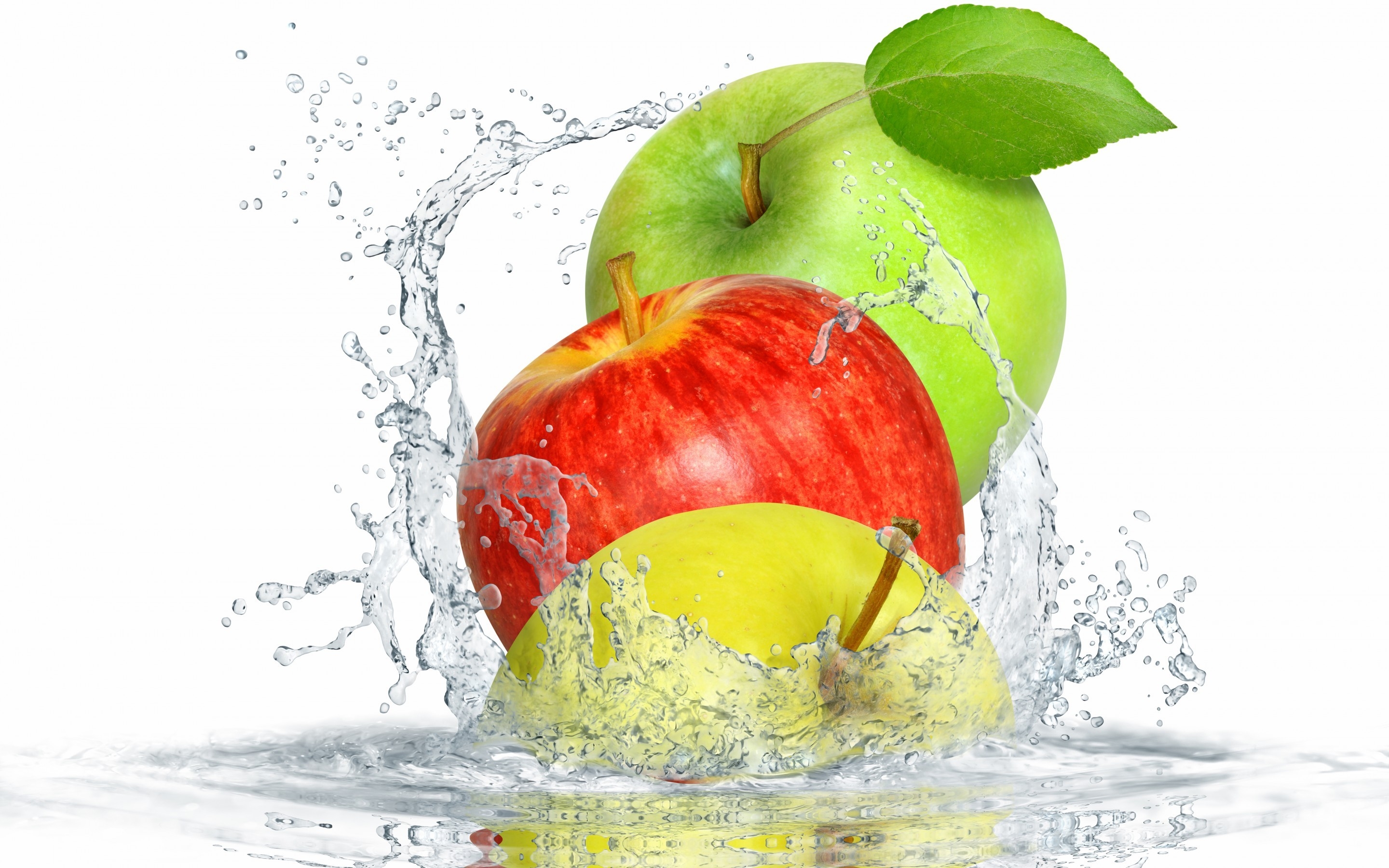 Red and Green Apples for 2880 x 1800 Retina Display resolution