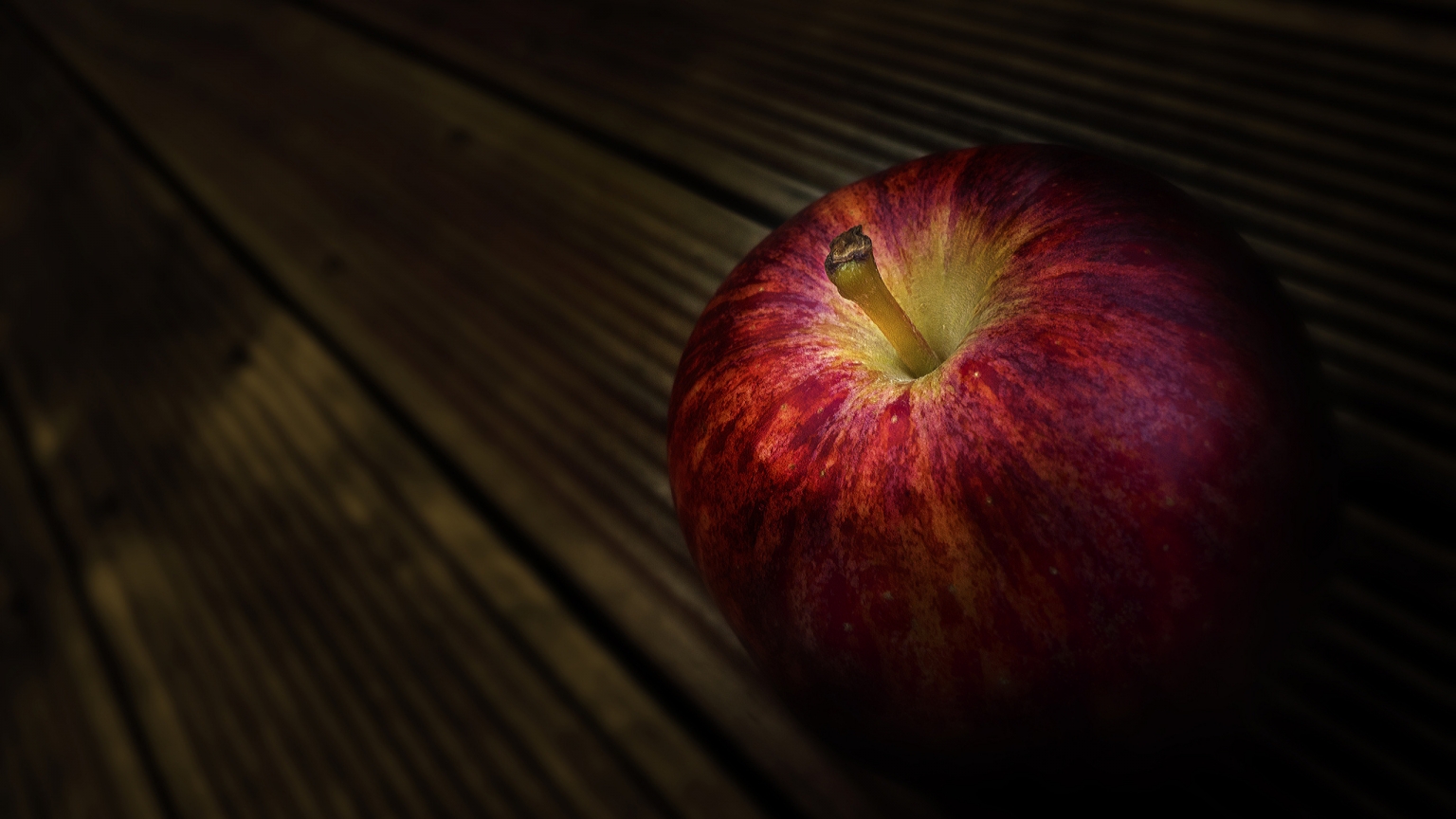 Red Apple for 1536 x 864 HDTV resolution