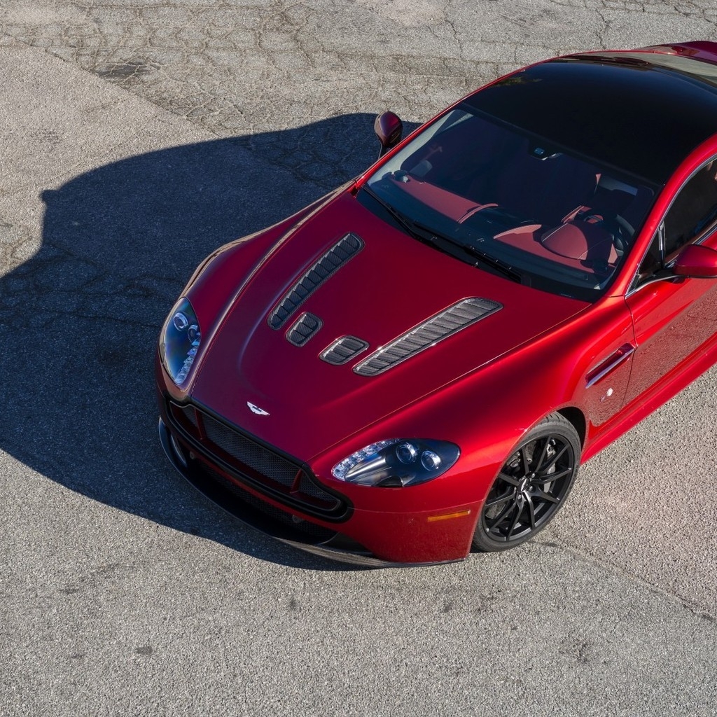 Red Aston Martin V12 Vantage for 1024 x 1024 iPad resolution
