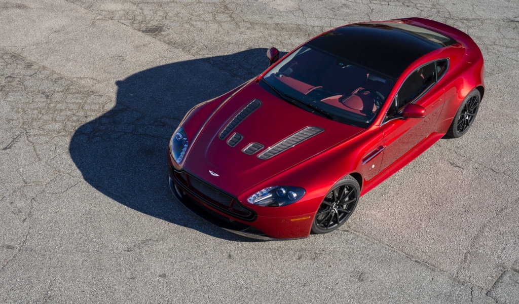 Red Aston Martin V12 Vantage for 1024 x 600 widescreen resolution