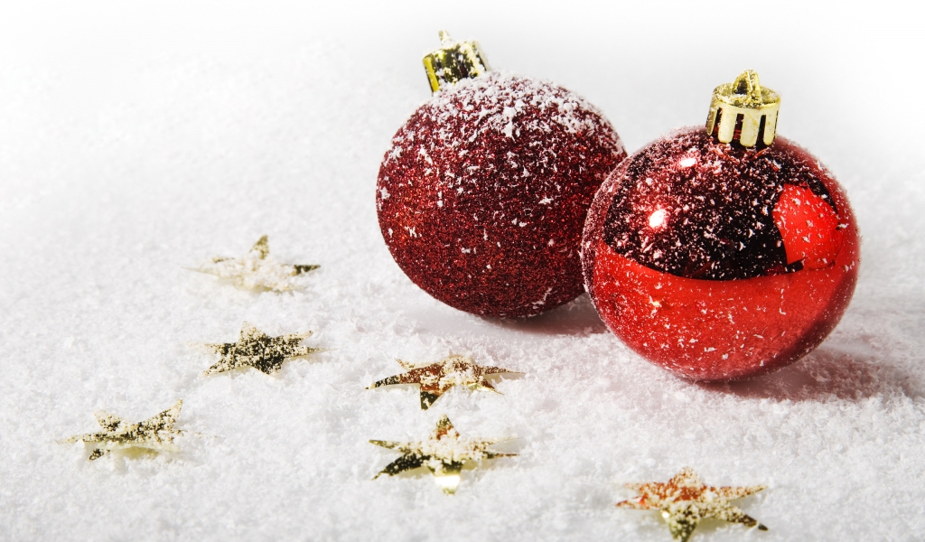 Red Christmas Tree Balls for 1024 x 600 widescreen resolution