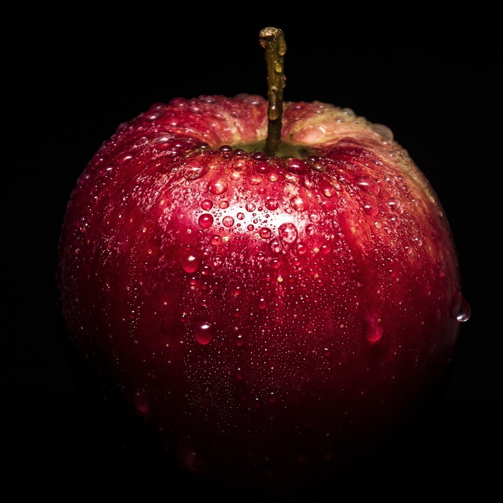 Red Delicious Apple for 1024 x 1024 iPad resolution
