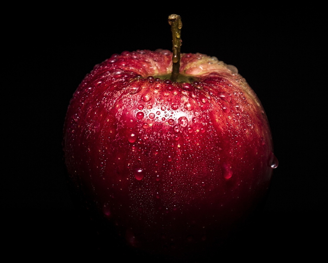 Red Delicious Apple for 1280 x 1024 resolution