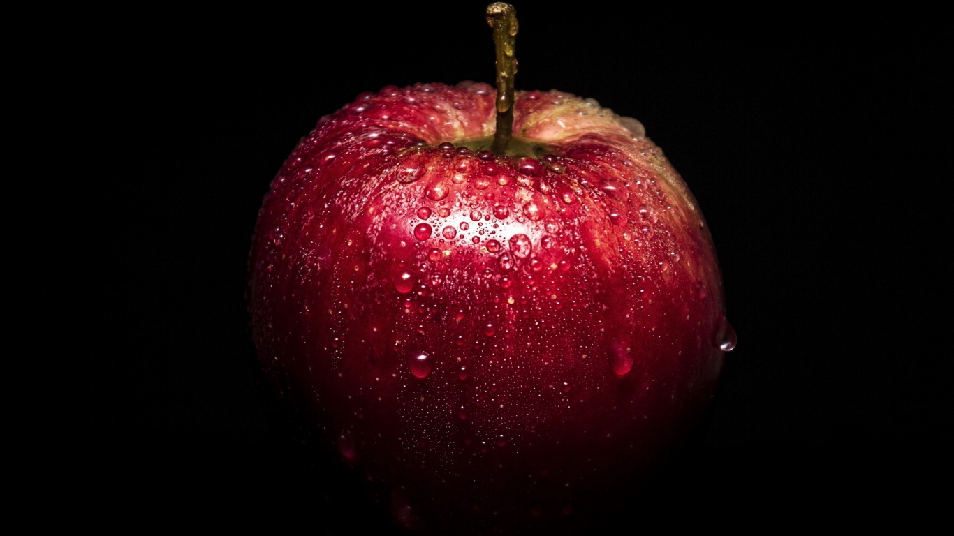 Red Delicious Apple for 1366 x 768 HDTV resolution