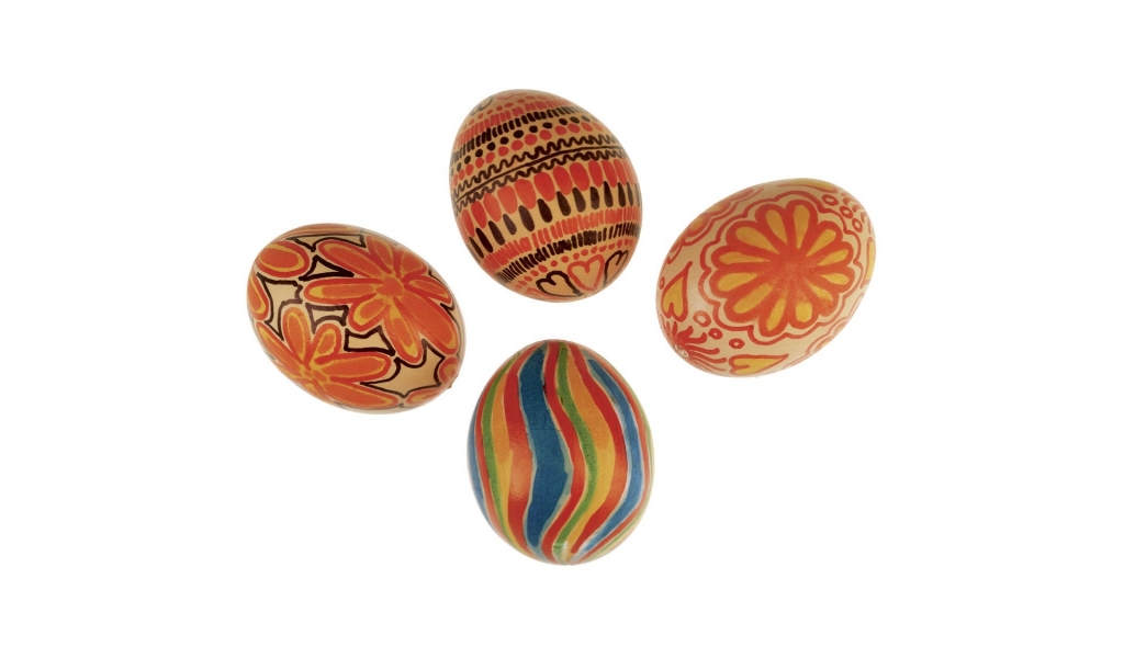 Red Easter Eggs for 1024 x 600 widescreen resolution