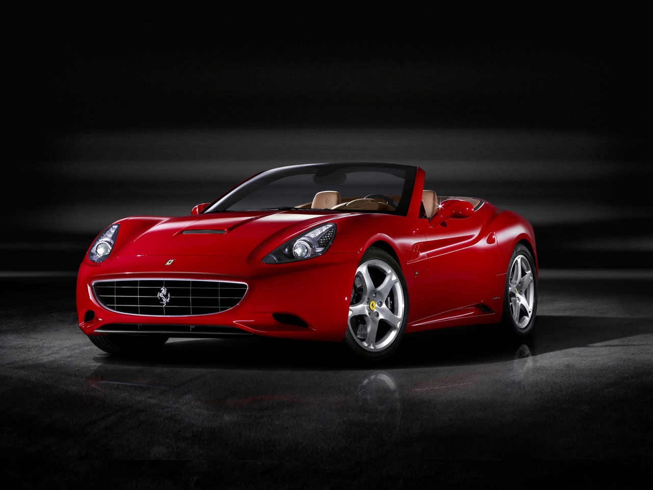Red Ferrari California for 1280 x 960 resolution