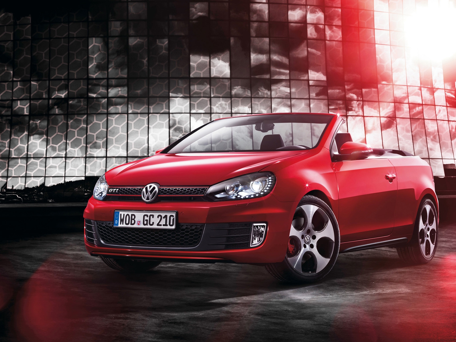 Red Golf GTI Cabriolet for 1600 x 1200 resolution