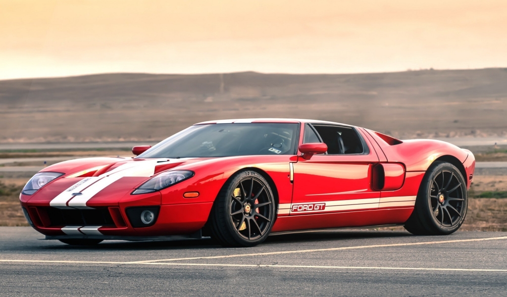 Red Retro Ford GT for 1024 x 600 widescreen resolution