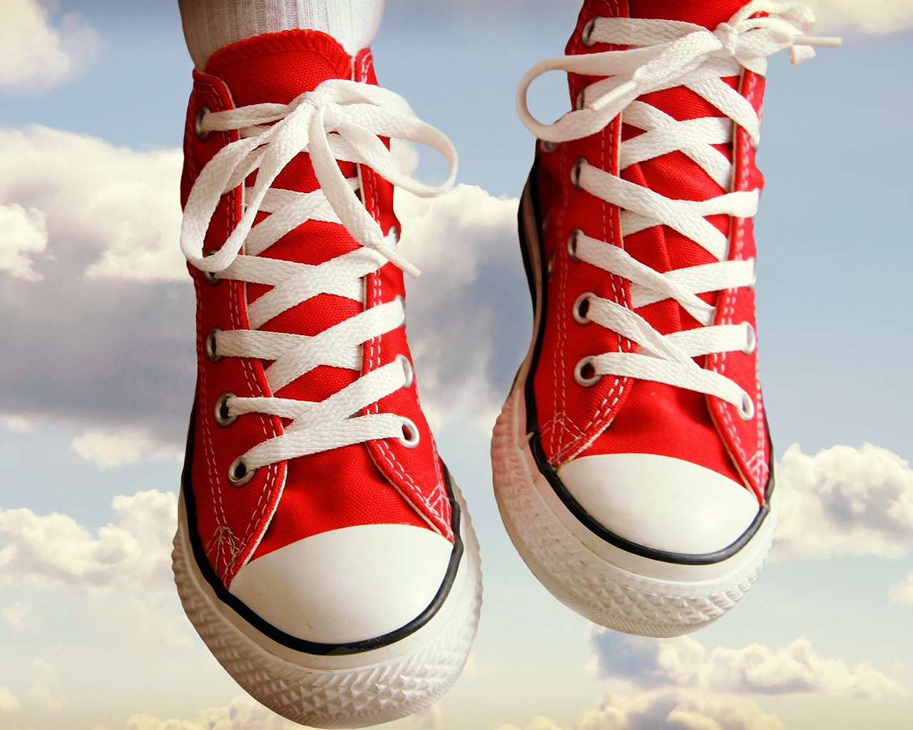 Red Sneakers for 1280 x 1024 resolution