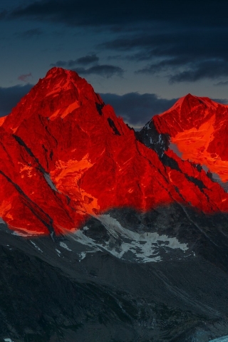 Red Sunset Over Mountains for 320 x 480 iPhone resolution