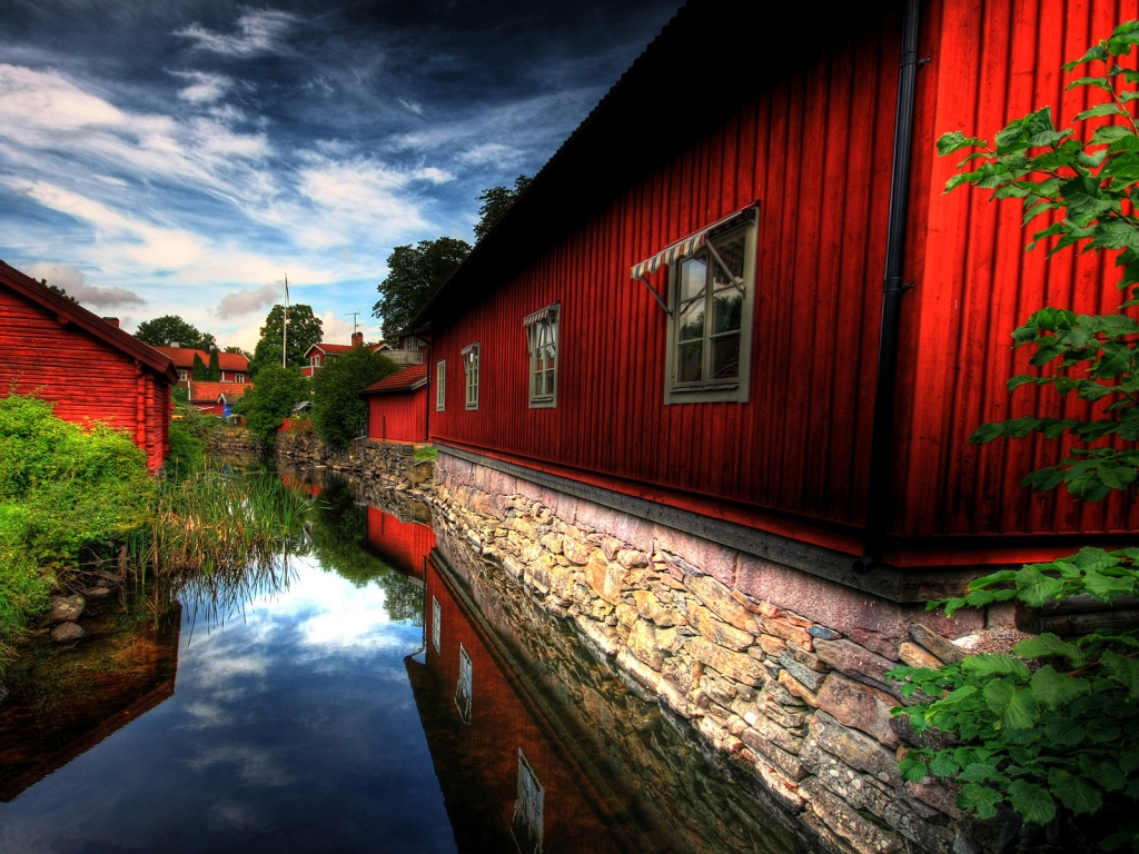 Red Village for 1024 x 768 resolution