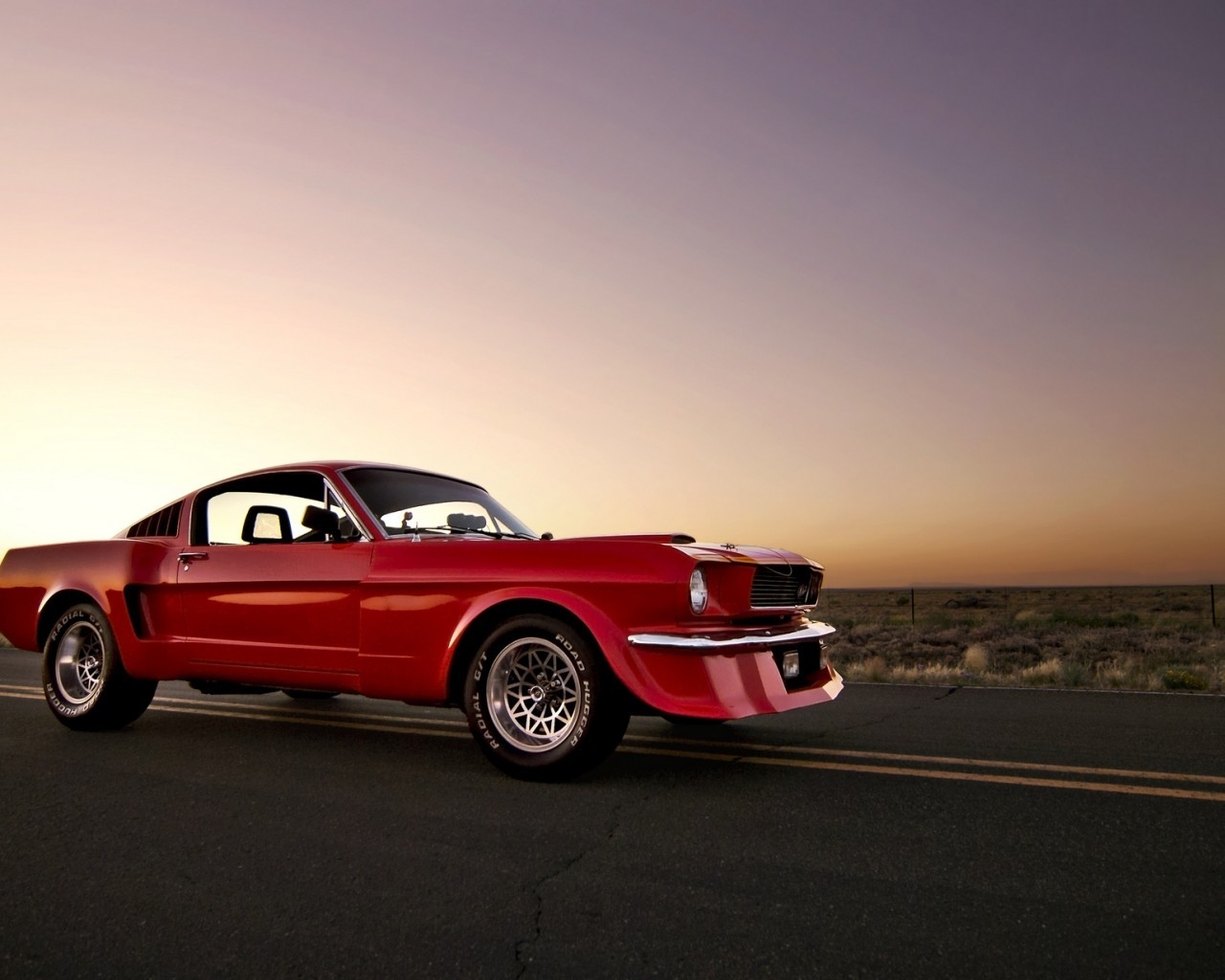 Red Vintage Ford Mustang for 1280 x 1024 resolution