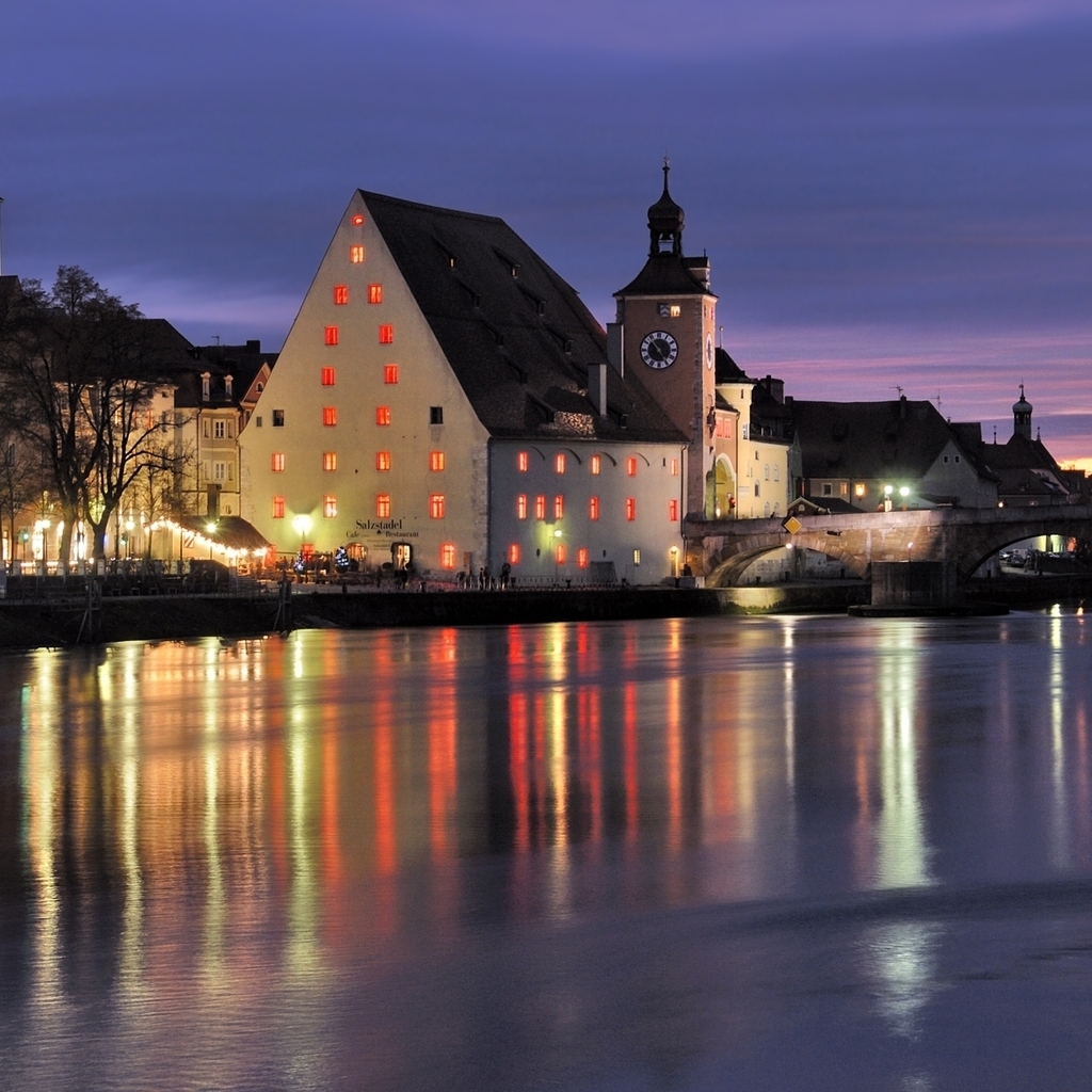Regensburg Bavaria for 1024 x 1024 iPad resolution