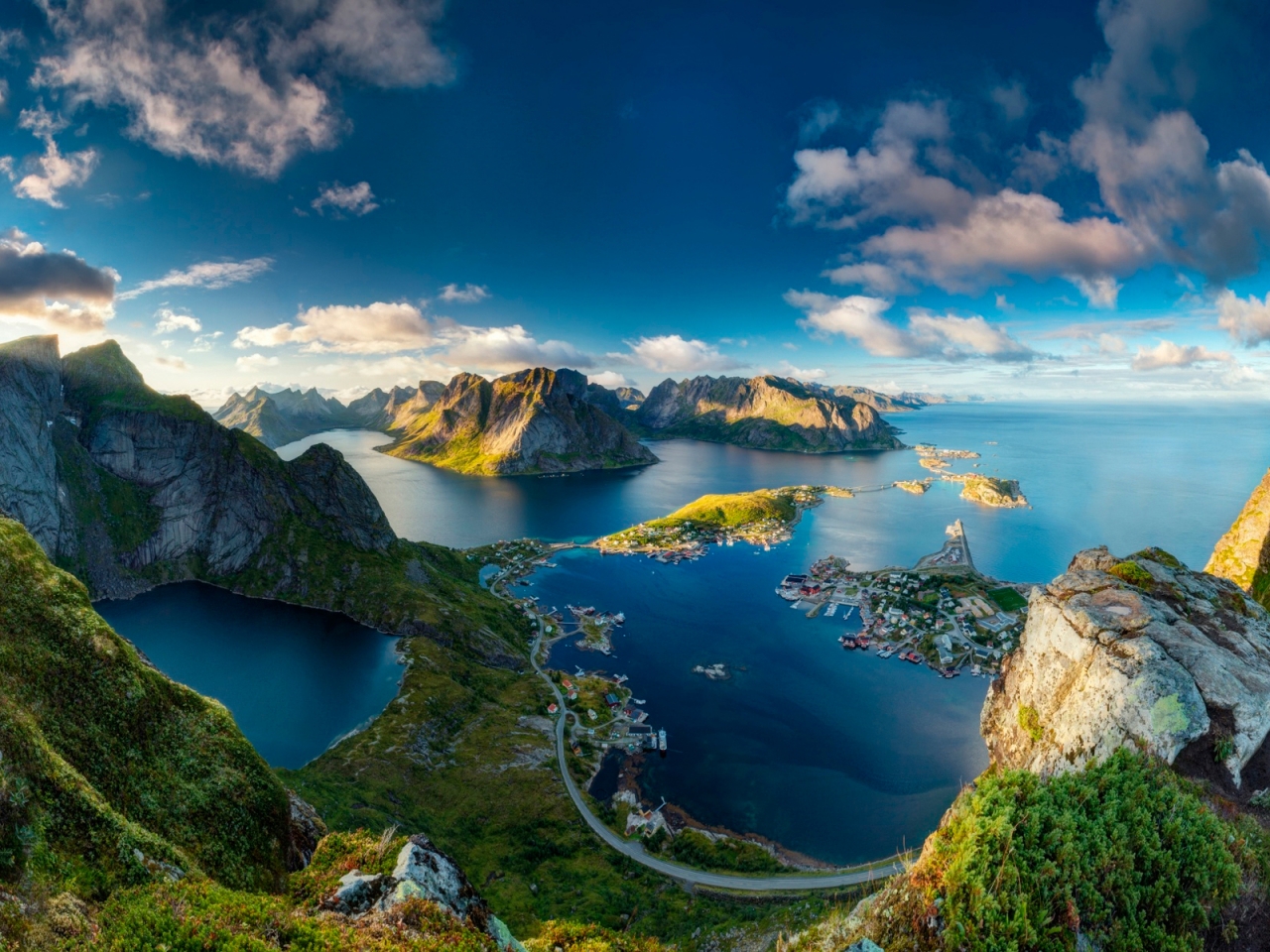Reinebringen Norway for 1280 x 960 resolution