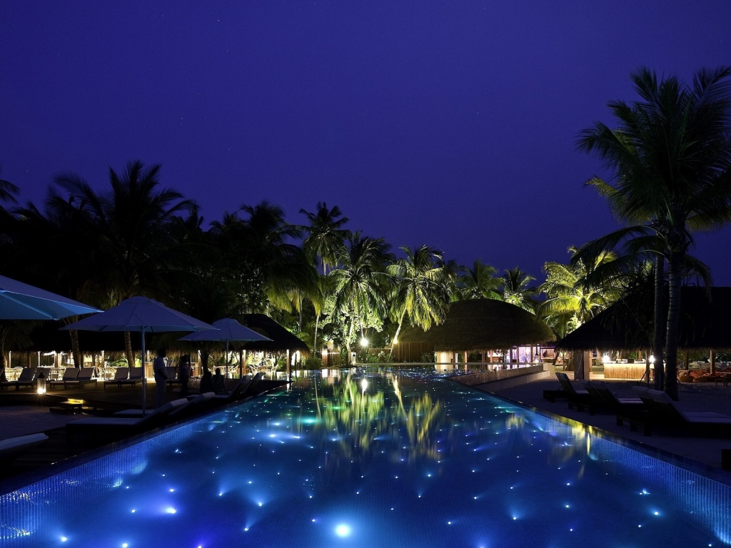 Resort Night View for 1024 x 768 resolution