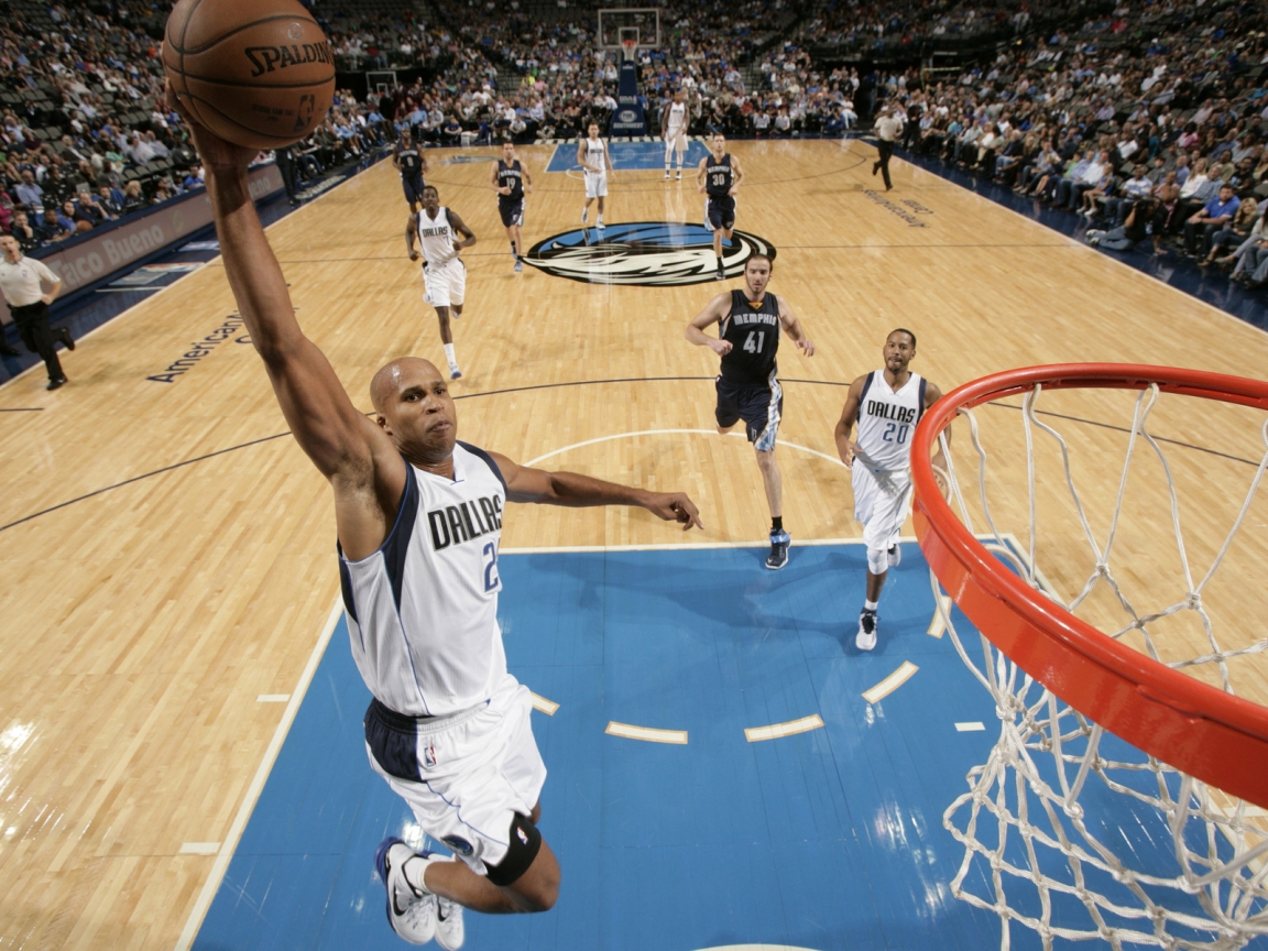 Richard Jefferson Playing for 1152 x 864 resolution