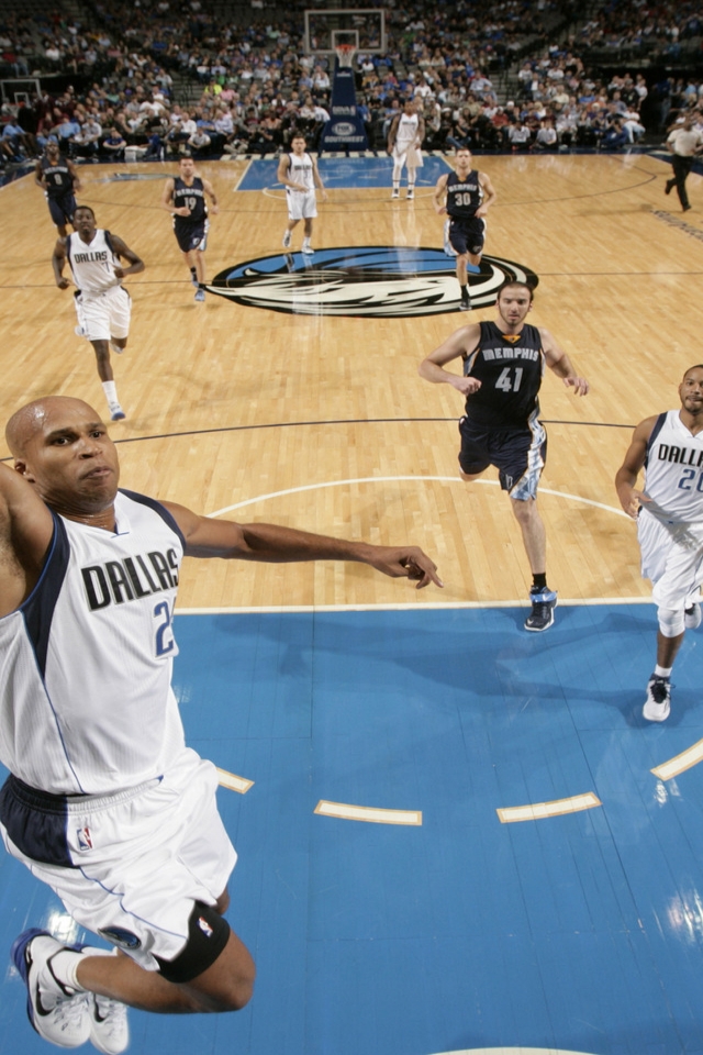 Richard Jefferson Playing for 640 x 960 iPhone 4 resolution