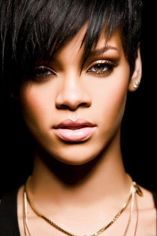 Rihanna for 320 x 480 iPhone resolution