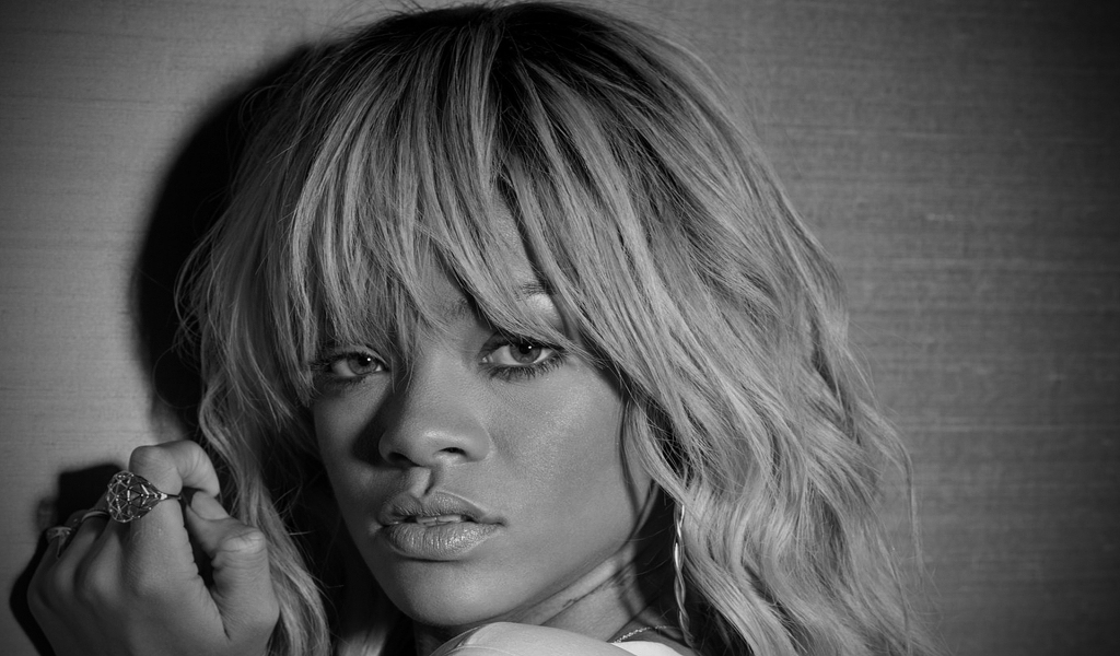 Rihanna Black and White for 1024 x 600 widescreen resolution