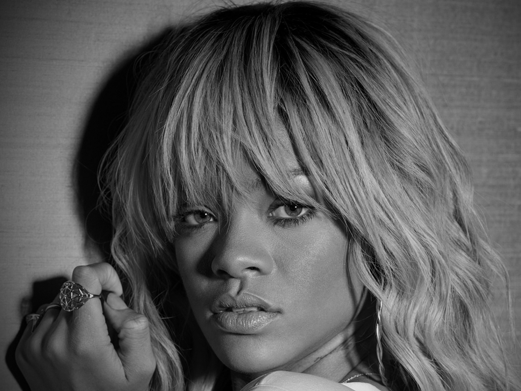 Rihanna Black and White for 1024 x 768 resolution