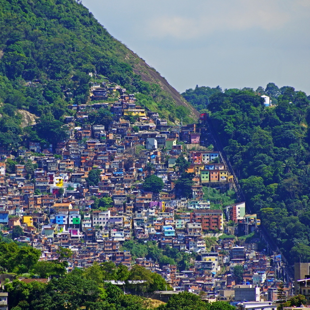 Rio de Janeiro Mountains Houses for 1024 x 1024 iPad resolution