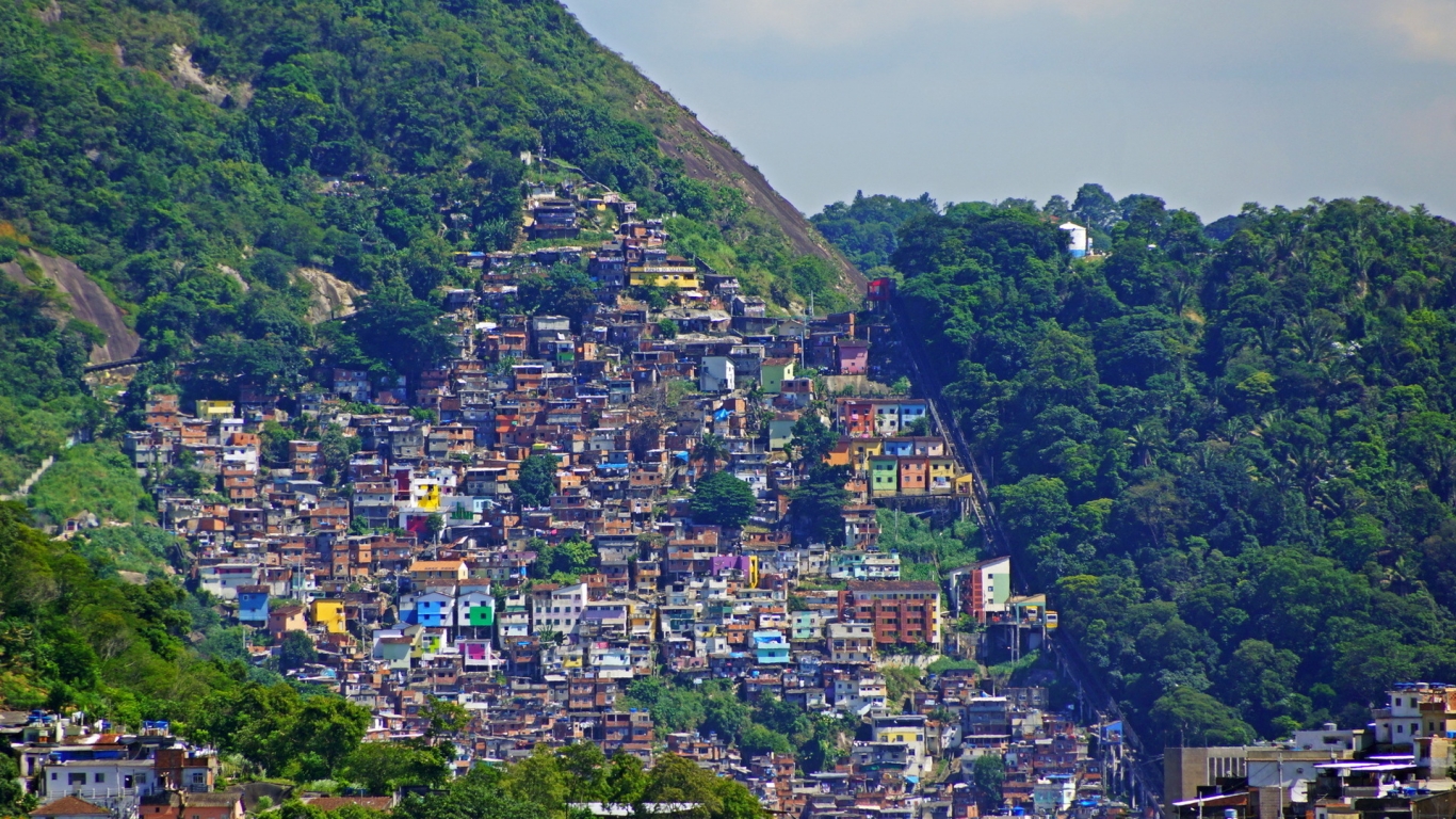 Rio de Janeiro Mountains Houses for 1366 x 768 HDTV resolution