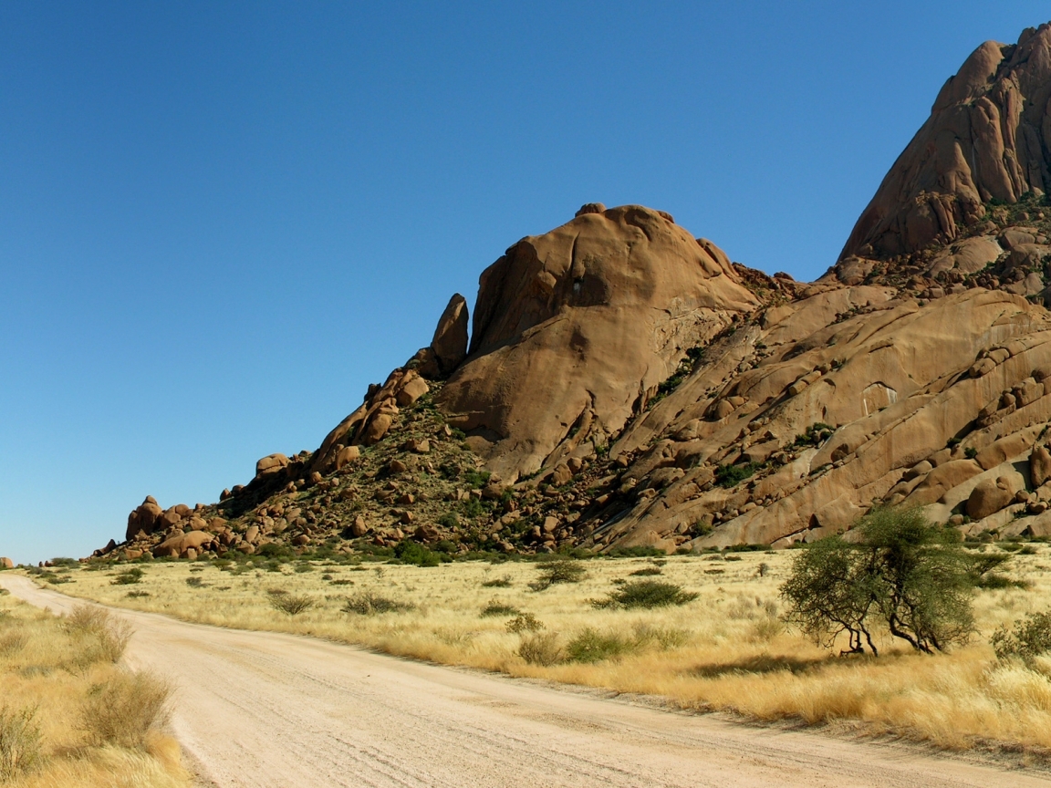 Road in Desert for 1152 x 864 resolution