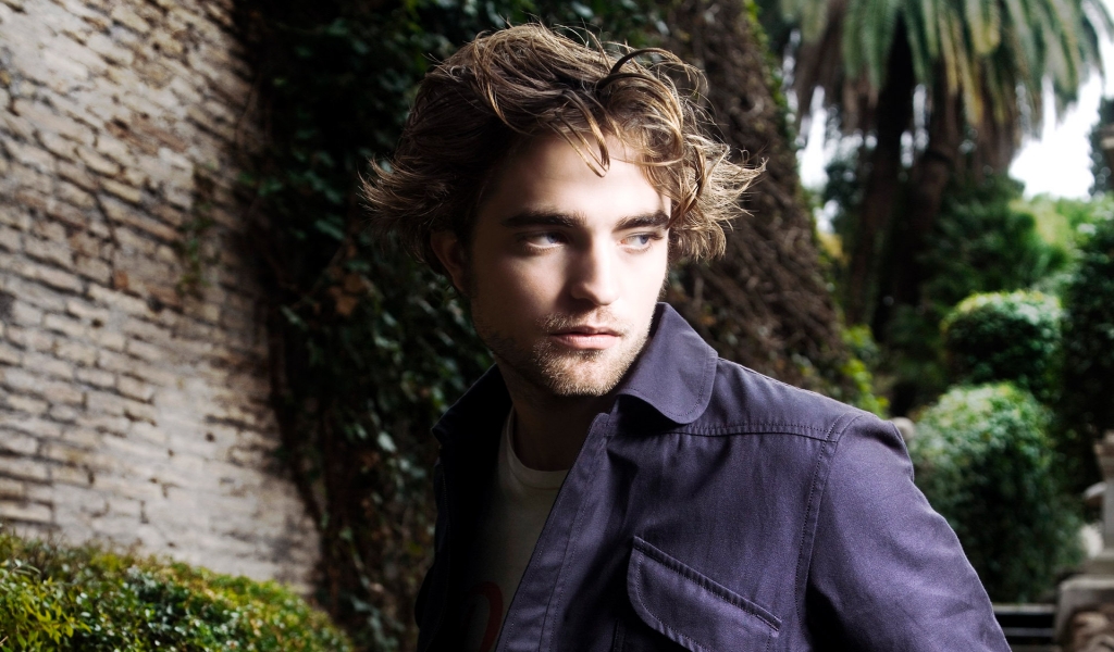 Robert Pattinson Profile Look for 1024 x 600 widescreen resolution