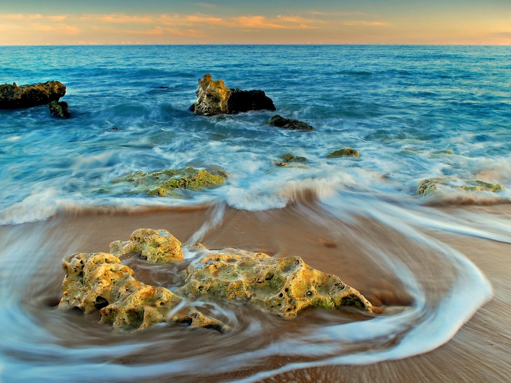 Rocks and Sea Landscape for 1024 x 768 resolution