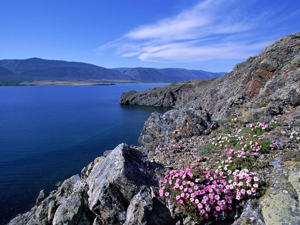 Rocky Shoreline Barakchin Island Lake Baikal for 1024 x 768 resolution