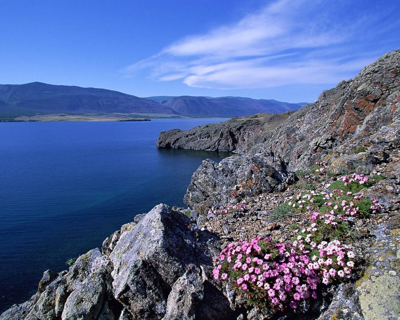 Rocky Shoreline Barakchin Island Lake Baikal for 1280 x 1024 resolution
