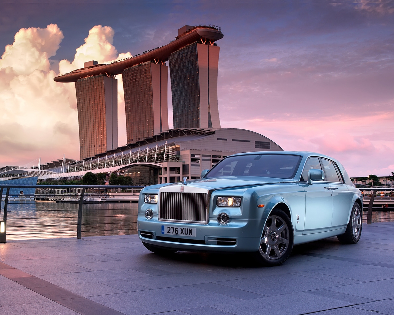 Rolls Royce Phantom 102EX for 1280 x 1024 resolution
