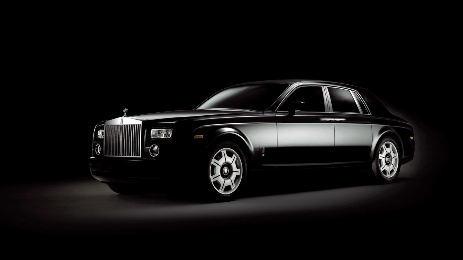 Rolls Royce Phantom Black for 1600 x 900 HDTV resolution