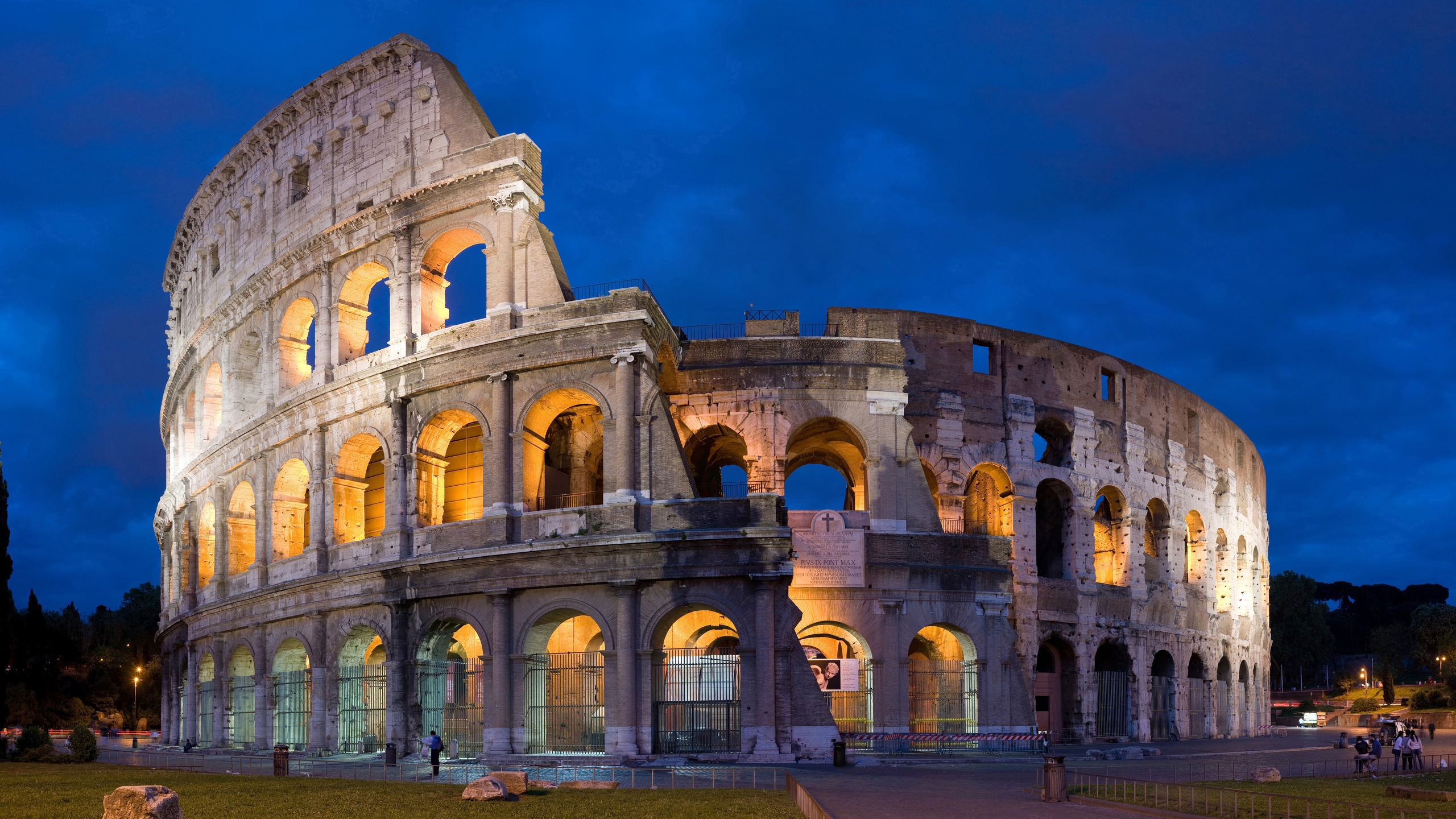 Rome Coliseum for 2560x1440 HDTV resolution