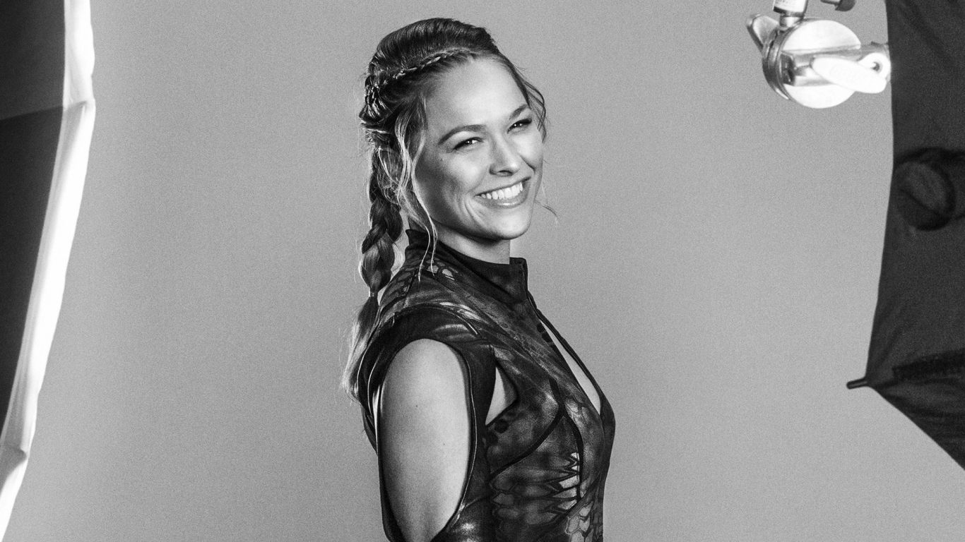 Ronda Rousey The Expendables 3 for 1366 x 768 HDTV resolution