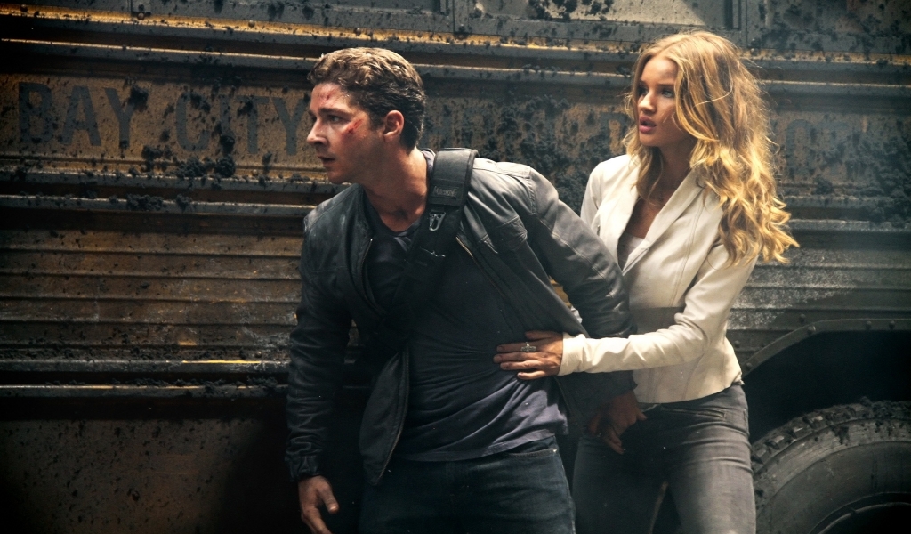 Rosie Huntington and Shia LaBeouf for 1024 x 600 widescreen resolution