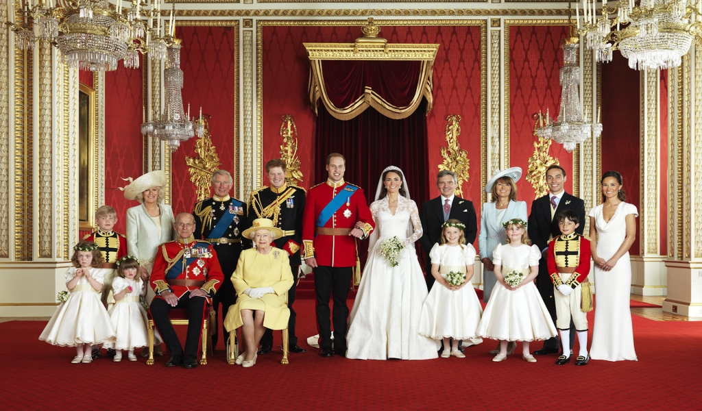 Royal Family Picture for 1024 x 600 widescreen resolution