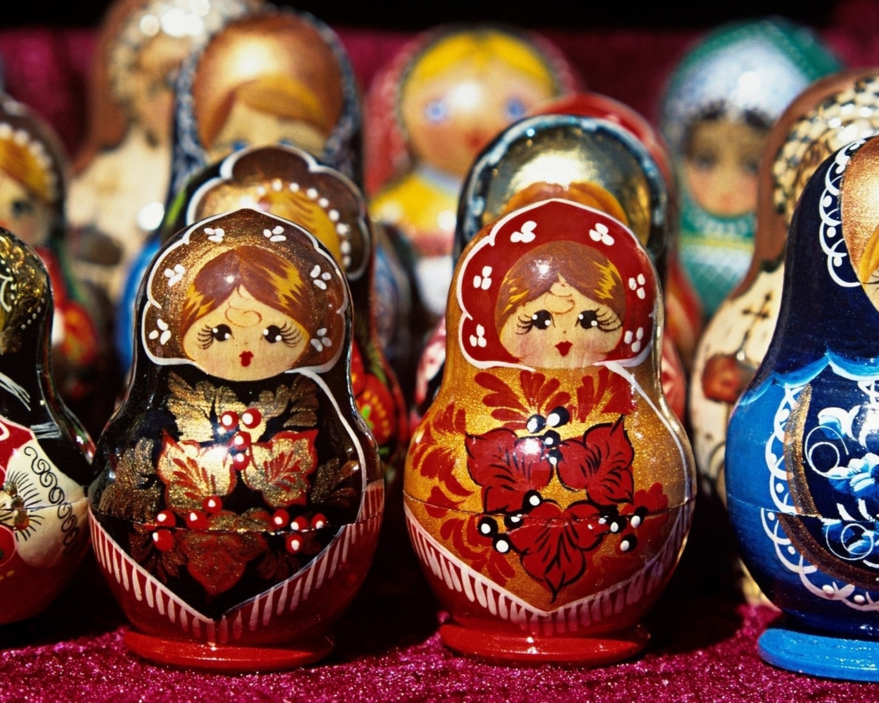 Russian Dolls for 1280 x 1024 resolution