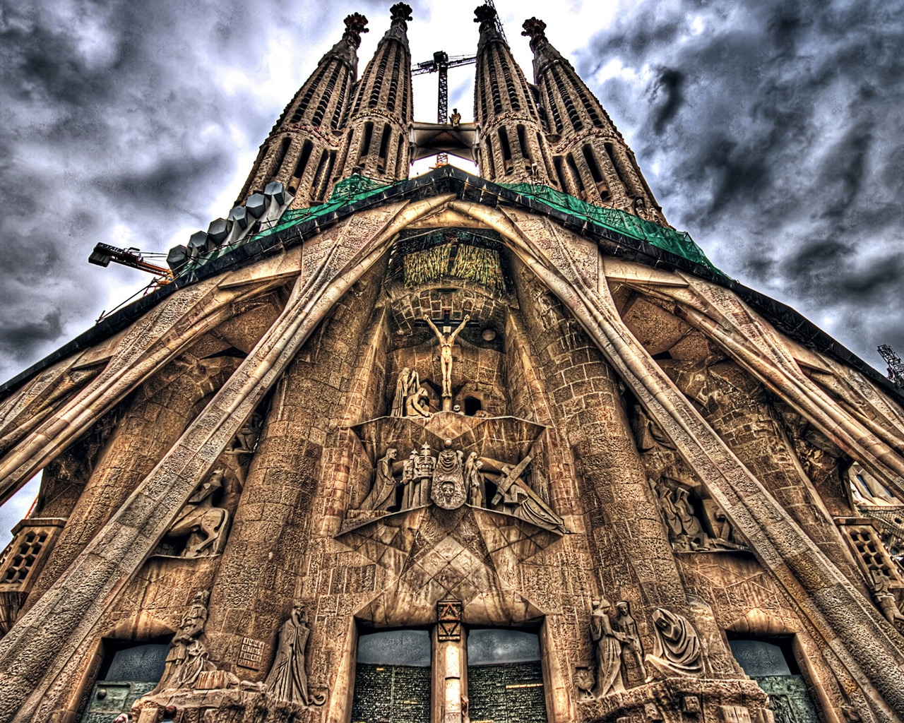 Sagrada Familia for 1280 x 1024 resolution