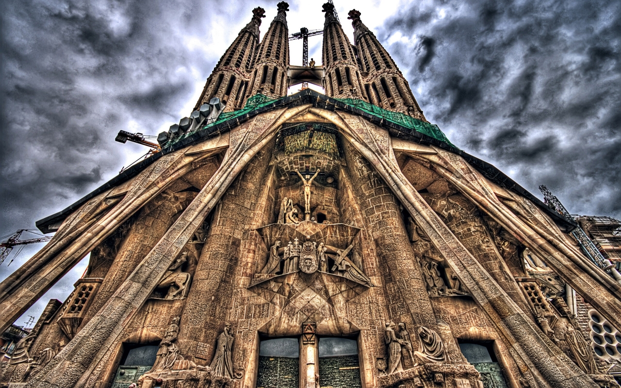 Sagrada Familia for 1280 x 800 widescreen resolution