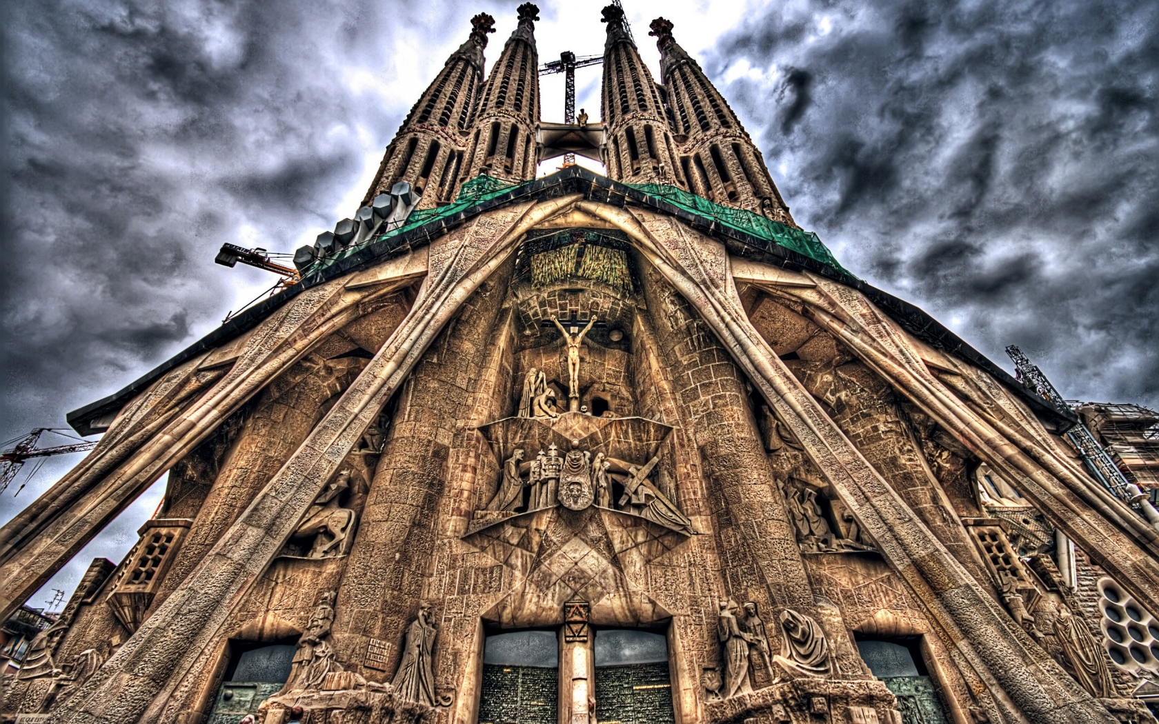 Sagrada Familia for 1680 x 1050 widescreen resolution