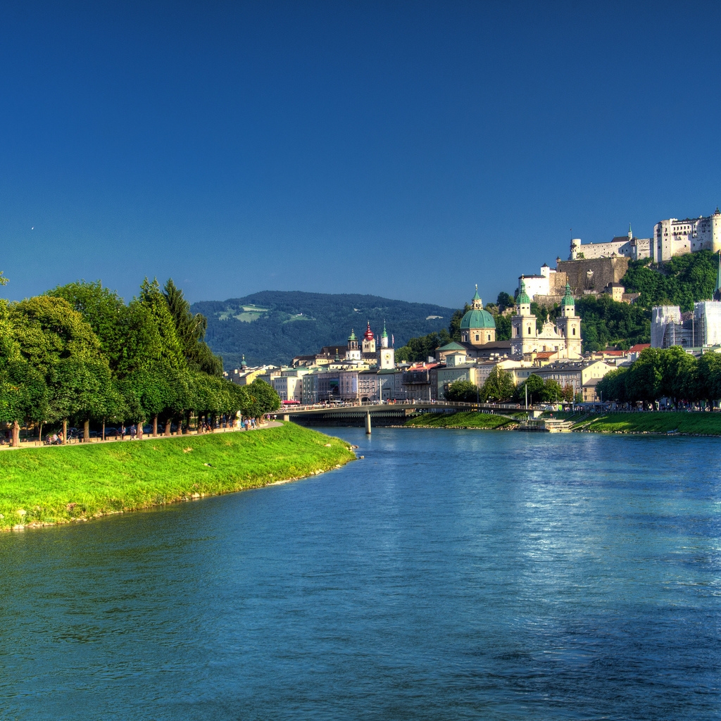 Salzach River Salzburg  for 1024 x 1024 iPad resolution