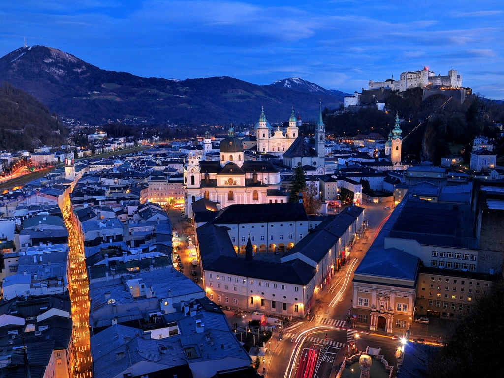 Salzburg Night for 1024 x 768 resolution