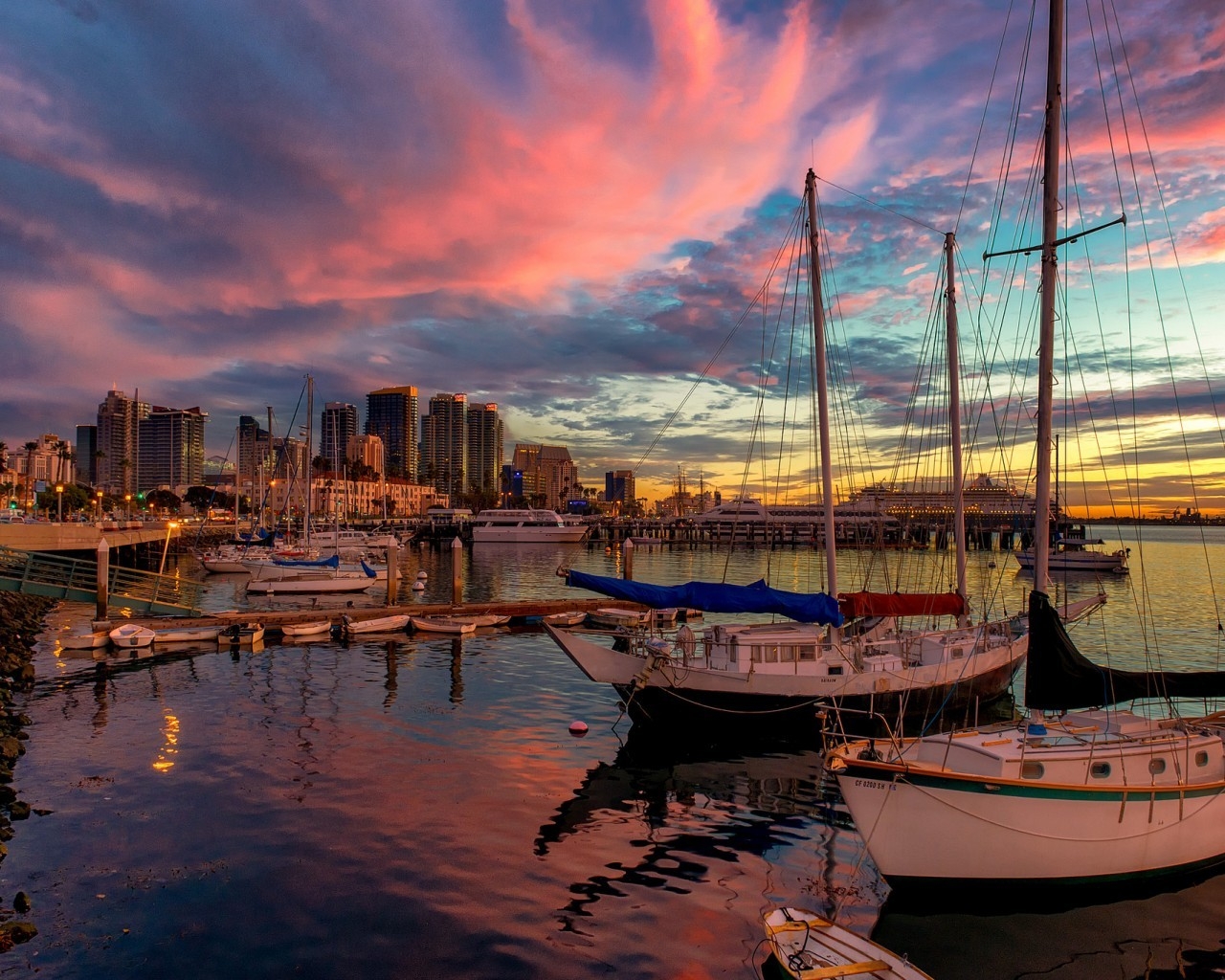 San Diego Dock for 1280 x 1024 resolution