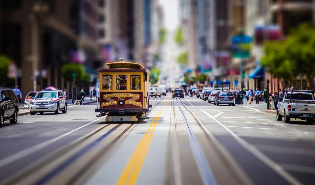 San Francisco Vintage Tram for 1024 x 600 widescreen resolution