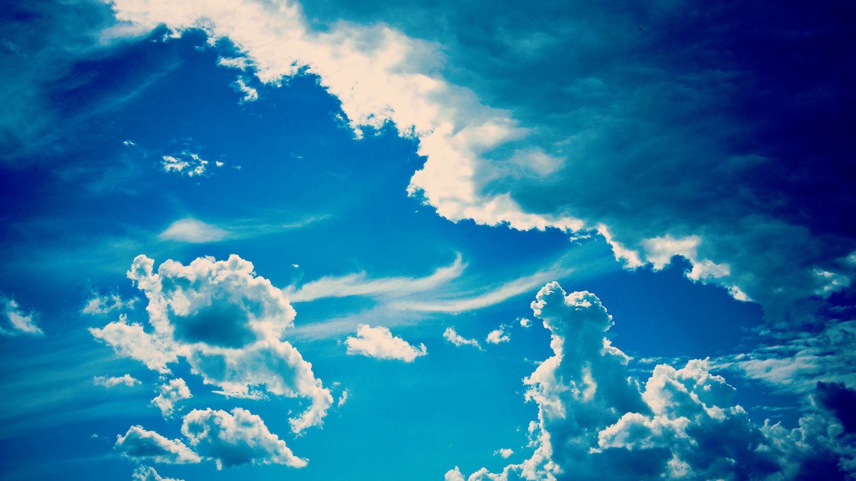 Sapphire Sky for 1680 x 945 HDTV resolution
